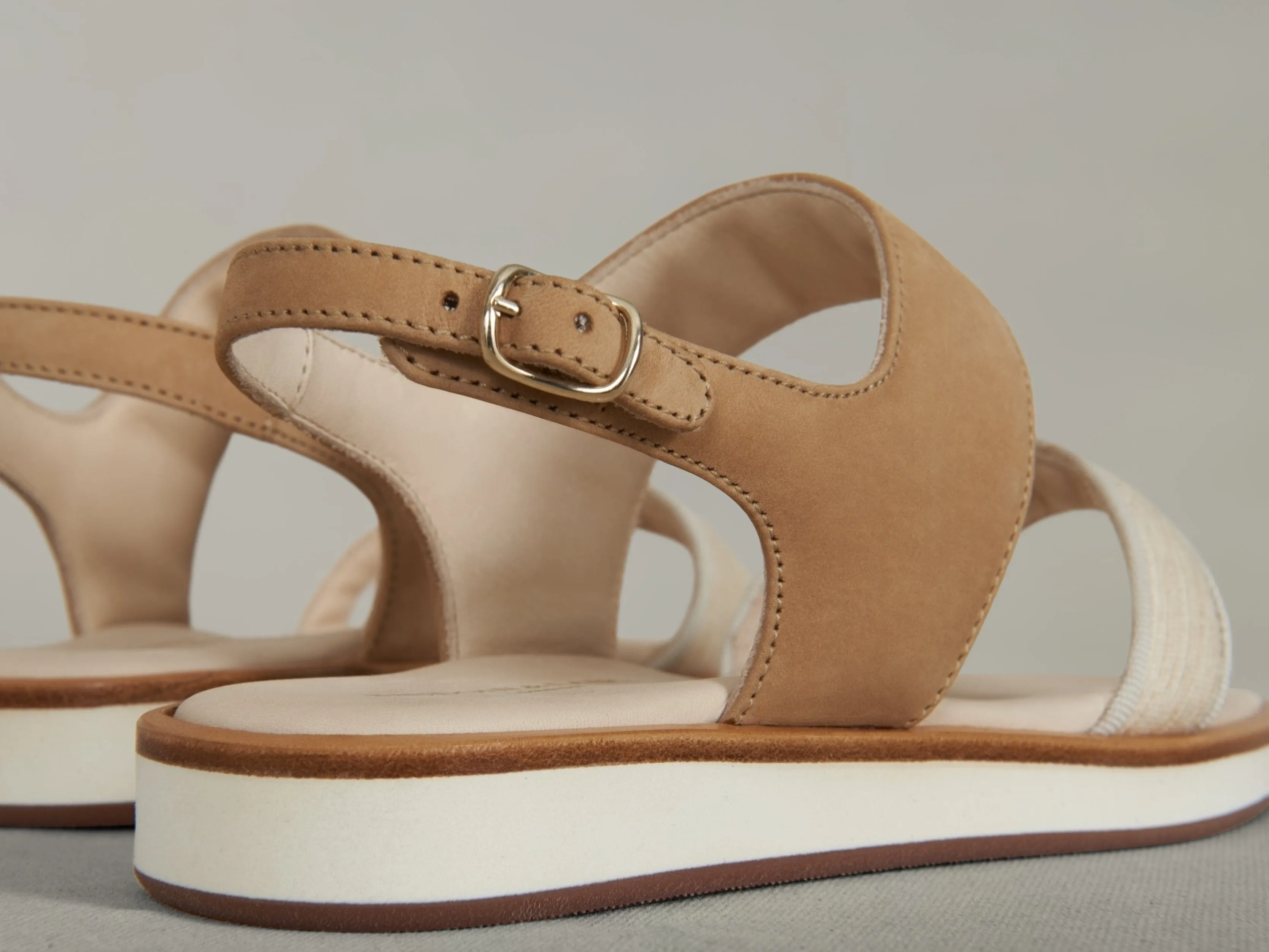 Nuage Sandal in Natural Silk and Nubuck