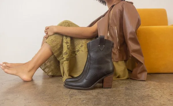 Tara Two Paneled Western Boots